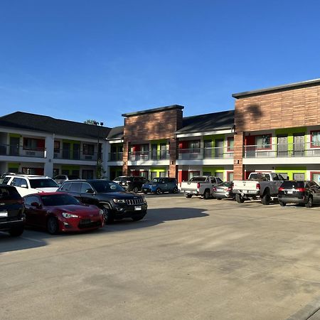 Americas Best Value Inn & Suites Kingwood Iah Airport Humble Exterior photo