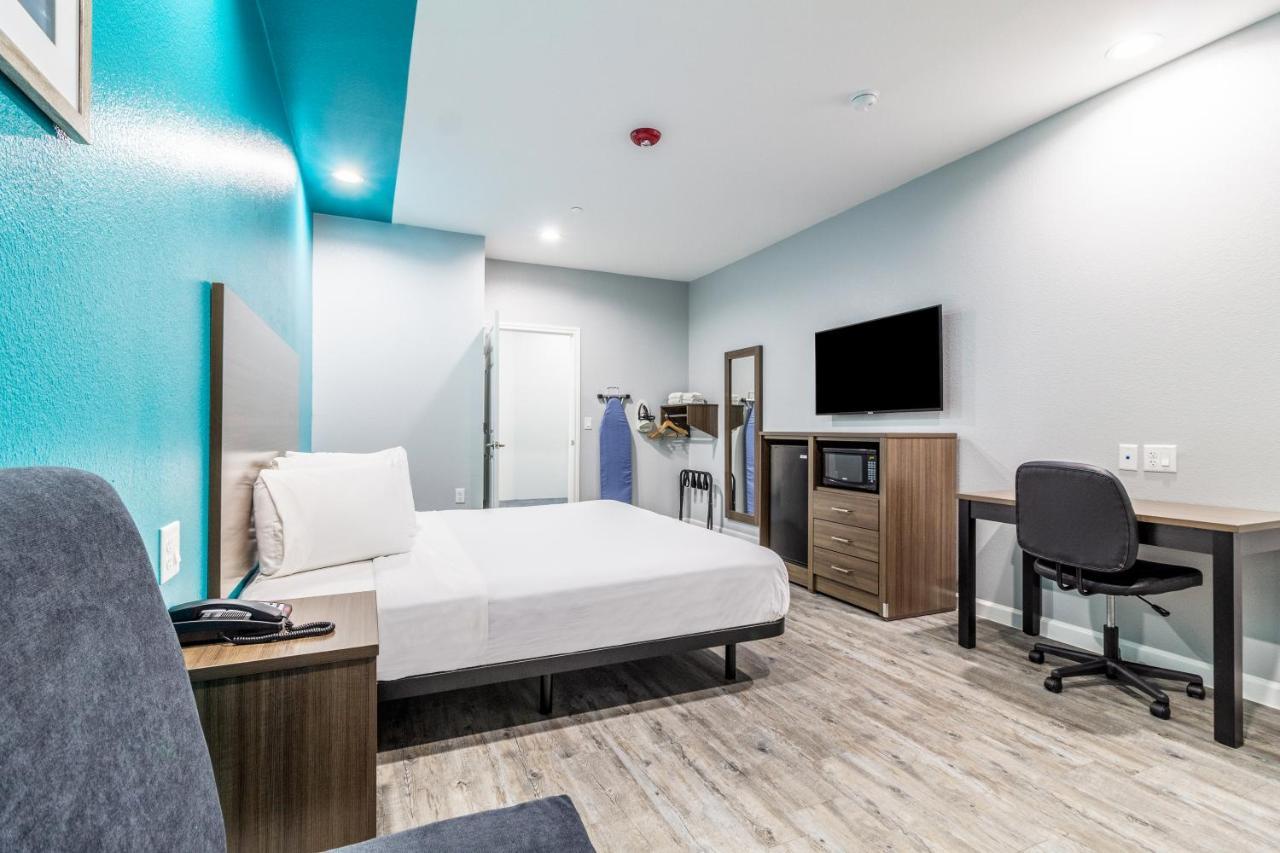 Americas Best Value Inn & Suites Kingwood Iah Airport Humble Exterior photo